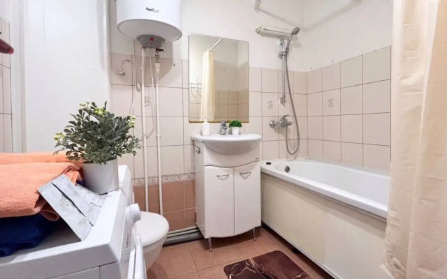 Bolshaya 2-Kh Komnatnaya V Rayone Dvortsa Sporta Flat