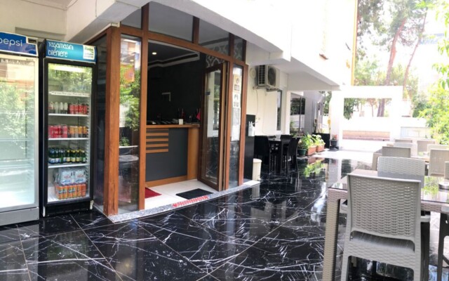 Lavin Garden Hotel