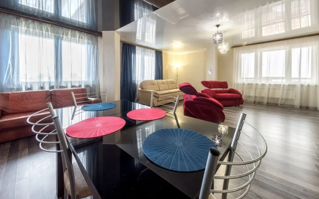 Apartments Uluchshennye S Balkonom I Vidom Na Gorod Innkhoum Na Kurchatova 5v - Apartment in تشيليابنسك - Photo 2