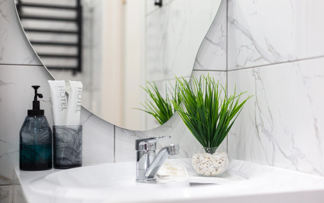 S Balkonom I Vidom Na Lesopark Alleya 326 Flat