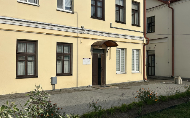 V Tsentre Bresta Flat