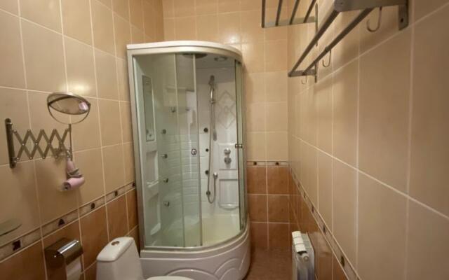 R House Mini-Hotel