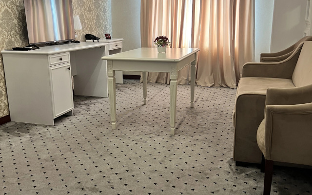 Orzu Tur Grand Hotel