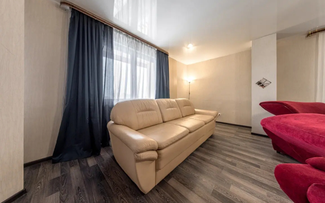Apartments Uluchshennye S Balkonom I Vidom Na Gorod Innkhoum Na Kurchatova 5v - Apartment in تشيليابنسك - Photo 3