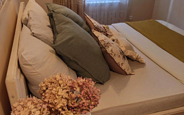 U Solodezhni Flat