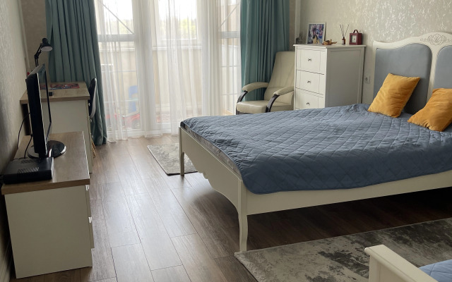 Uyutnaya 3 k kvartira v tsentre Flat