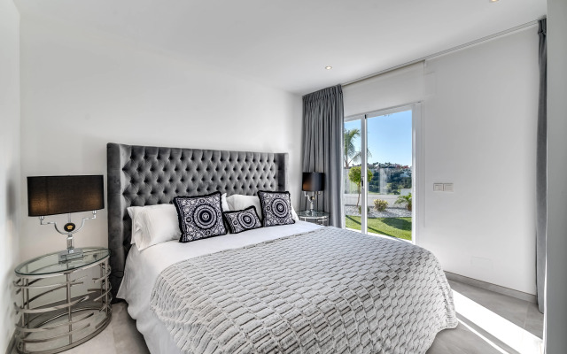 All About Villa Estrella de Oro