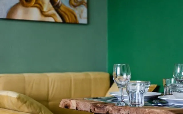 Апартаменты на Рябиновой улице 3