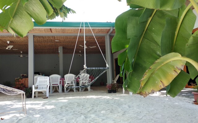 Crystal Dhiffushi Guest House