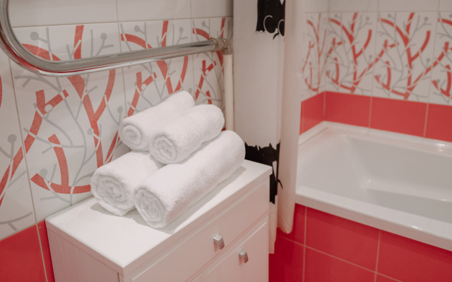V yarkom tsvete rayon Sovetskiy Apartments