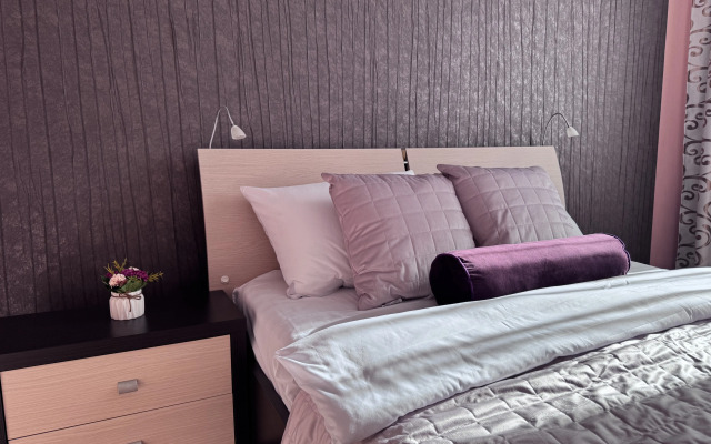 Квартира Уютная 3 -комнатная квартира на Декабристов д 1Г