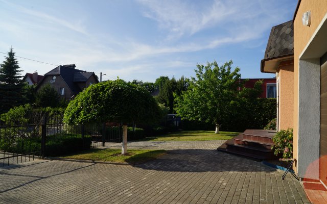 Na Slavyanskoy Private House