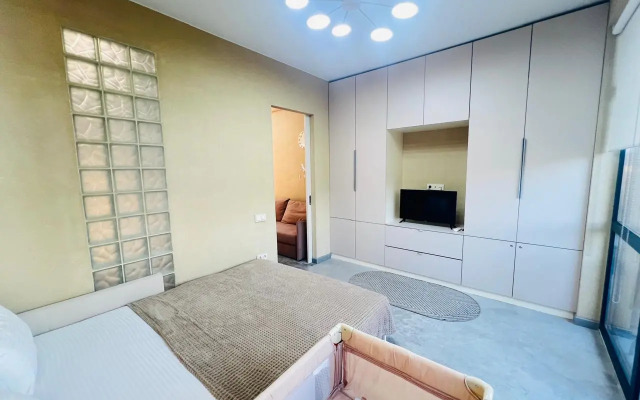 Chetyryokhmestnye apartamenty s balkonom ı basseynom na territorii Apartments