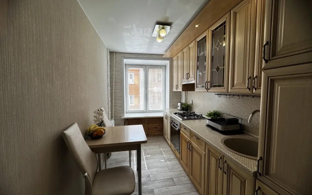 Sovremennaya Trekhkomnatnaya V Tsentre Yaroslavlya! Flat