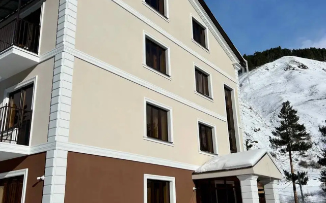 Chetyre Sezona Terskol Guest house