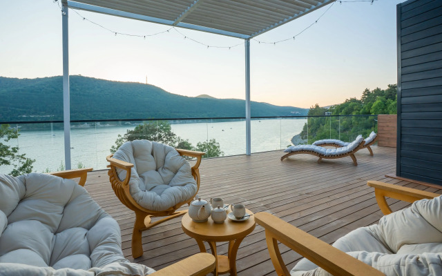 Dom Abrau Lake House Guest House