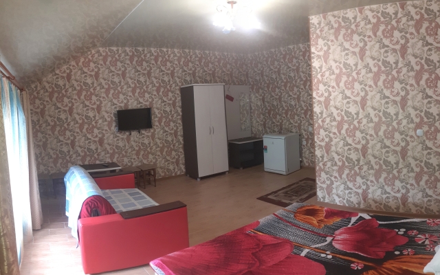 Kristall Guest House