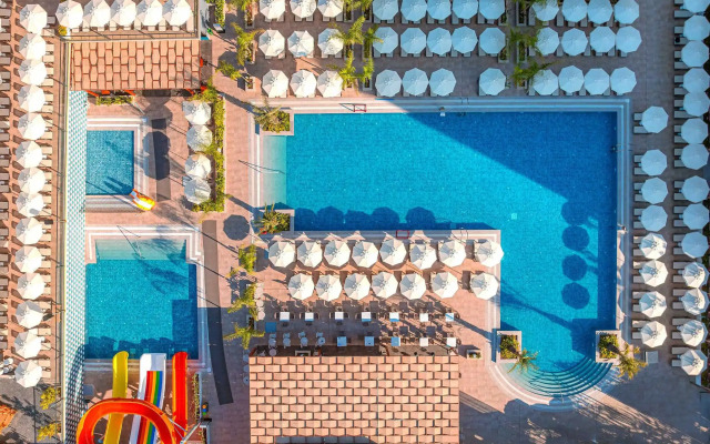 Отель Vox Maris Resort