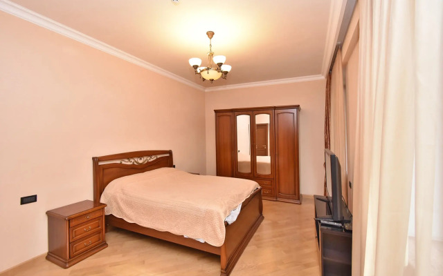 5-K v Novostroyke, Severny Prospekt, Hh106 Flat