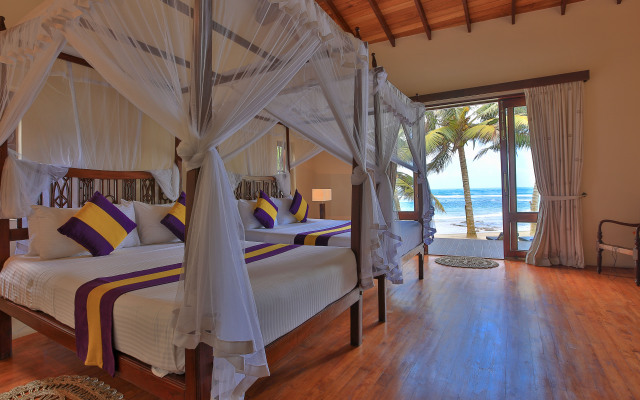 South Point Villa - 3 bedroom Beach Front Villa