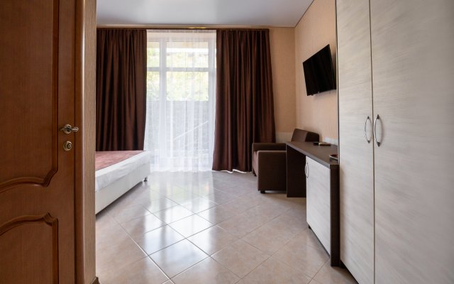 Lenivy Tyulen Guest House