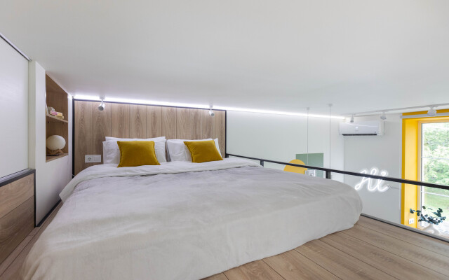 Spring Dawn na VDNH (ZHeltaya) Studio Apartments