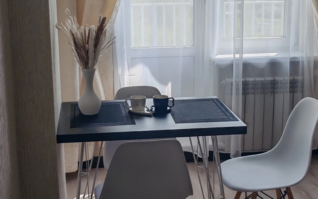 Novaya kvartira s dizaynerskim remontom Flat
