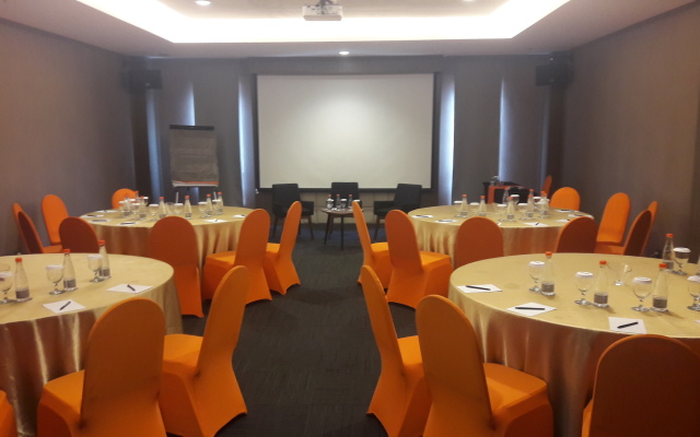 Harper Purwakarta Hotel