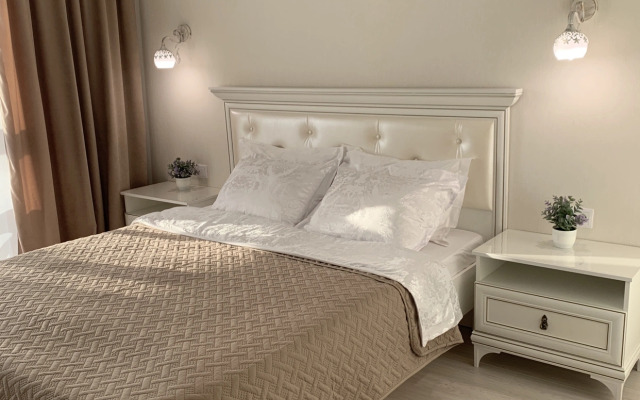 U Muzeya Yantarya Flat
