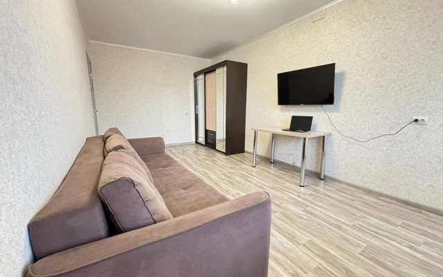 Amur Naberezhnaya Flat