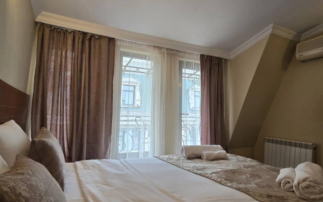 Ritsa Hotel