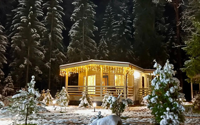 Домик на опушке на берегу Озера Волго на Селигере - коттеджи Сосновый бор