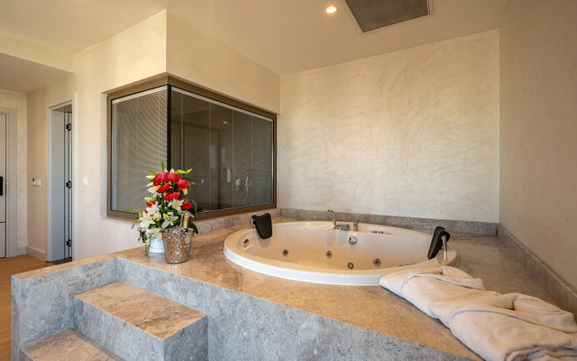 Awen Hotel Lara