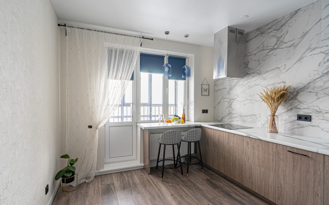 Kazanskij priem Trekhkomnatnye uiutnye Bokho Okolo Mega Moll Apartments