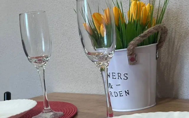 Апартаменты еЖИВИка Автомобилистов 13