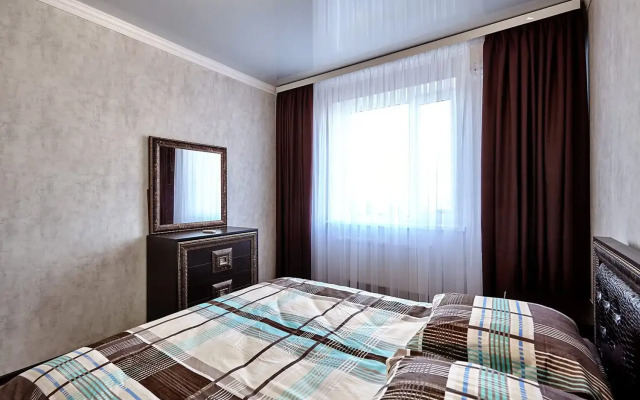 Shikarnaya U Parka Galitskogo 6 Flat
