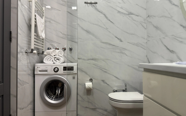 Apartamenty s 2 spal'nami i balkonom v centre goroda ot Sweet Home
