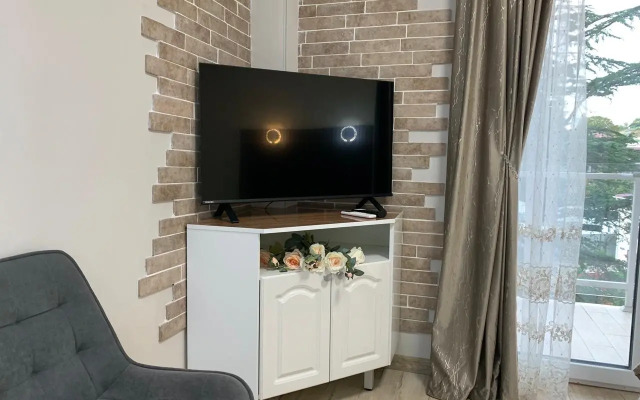 Serdtse Adlera Na Kaspiyskoy Flat