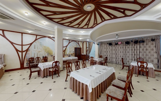 Platan Yuzhniy Hotel