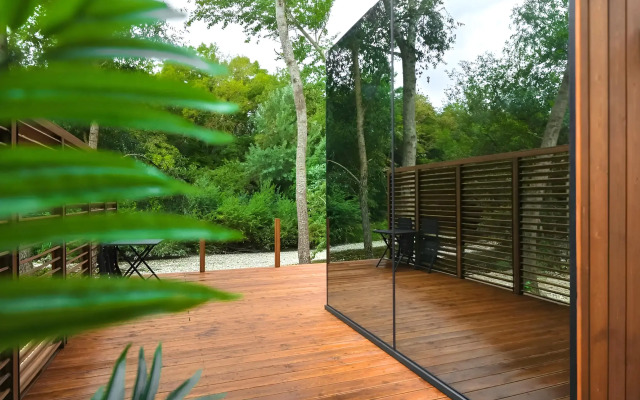 Private House na Beregu Reki s Avtorskim Dizaynom