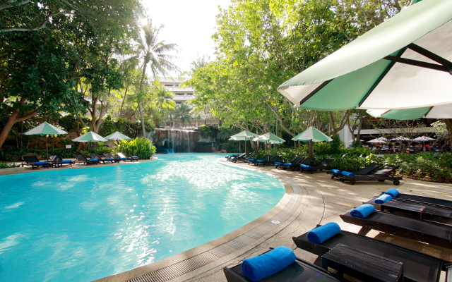 Отель Pullman Phuket Karon Beach Resort