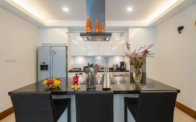 Elegant Beachfront 3Br Condo at Pearl of Naithon Apartments