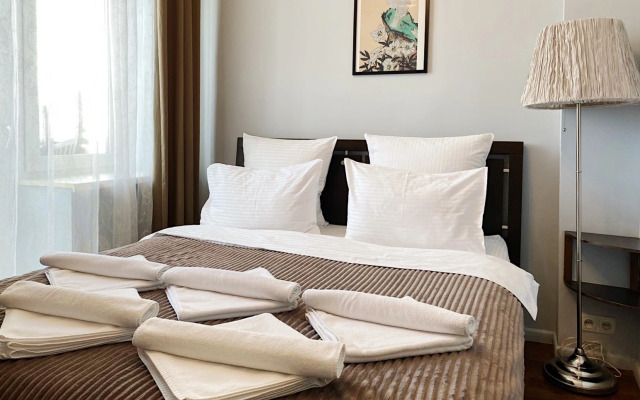 Апартаменты с балконами и видом на тверскую площадь и Мэрию Москвы