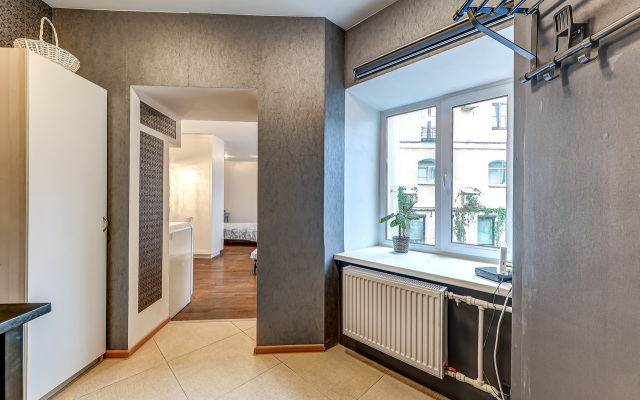 V Zolotom Treugolnike Flat