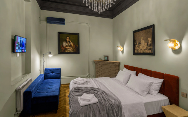 Old Money Boutique Hotel