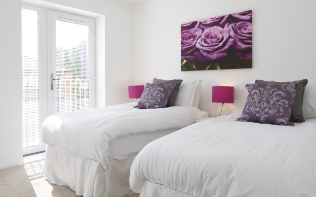 Campbell Park Serviced Properties - Shortstay MK Apartments