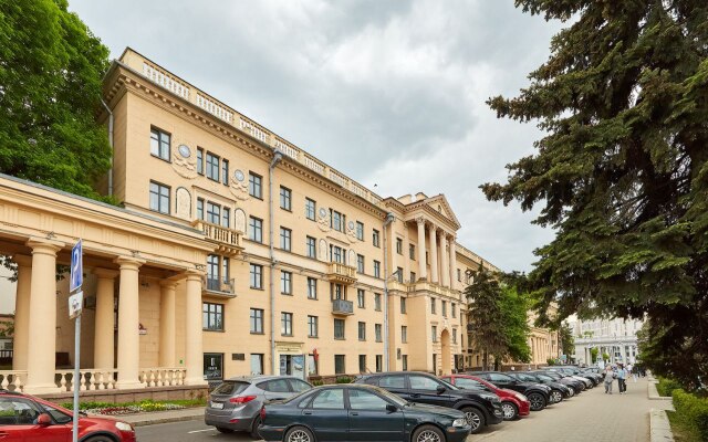 Na prospekte Nezavisimosti 36 park M. Gorykogo Apartments