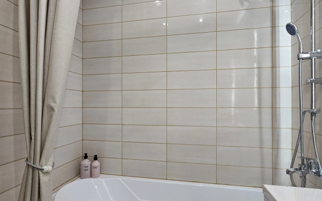 White Lodging Flat