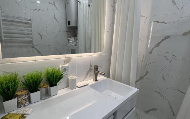 Uyutniye S Novym Remontom Apartments