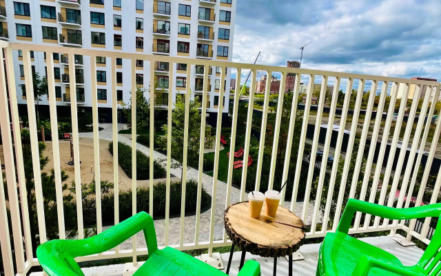 Квартира Шикарная Студия с Французским Балконом в Сердце Европейского